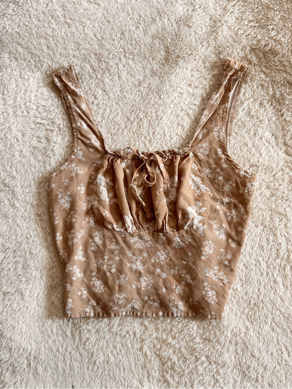 No Comment Floral Tie-Front Crop Tank Top in Beige Size Small